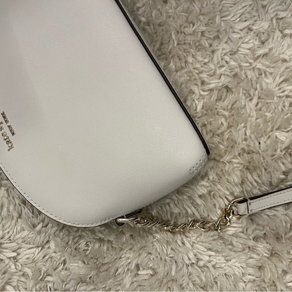 Kate Spade Crossbody in Cream/White color. - Picture 4 of 10